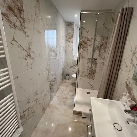 Appartement Esprit Forêt N0ire - De Luxe 3