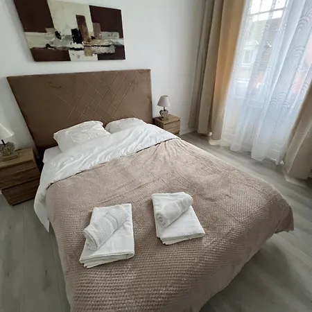 Esprit Forêt N0ire - De Luxe 3